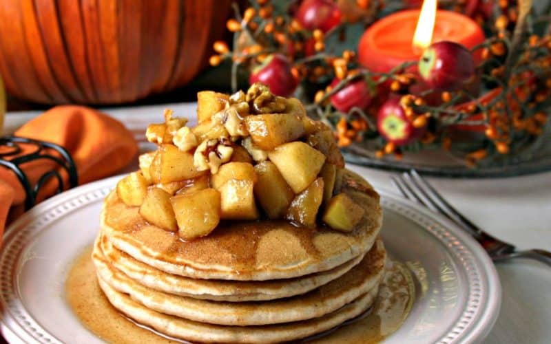 Apple Cinnamon Pancakes | lifeloveandgoodfood.com