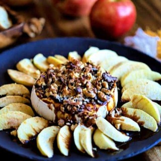 apple slices with Brie and walnuts