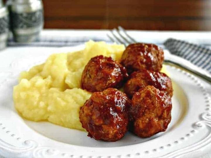 Skinny BBQ Turkey Meatballs and Mashed Potatoes | Life, Love, and Good Food