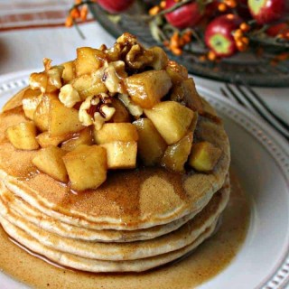 Apple Cinnamon Pancakes | lifeloveandgoodfood.com