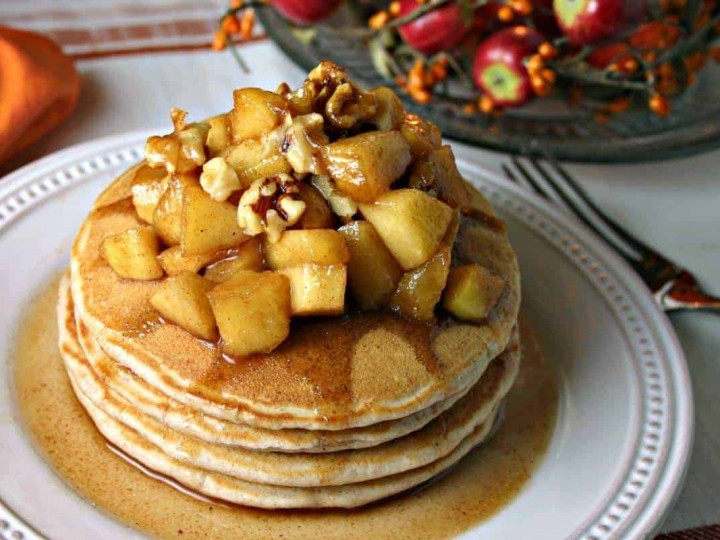 Apple Cinnamon Pancakes | lifeloveandgoodfood.com