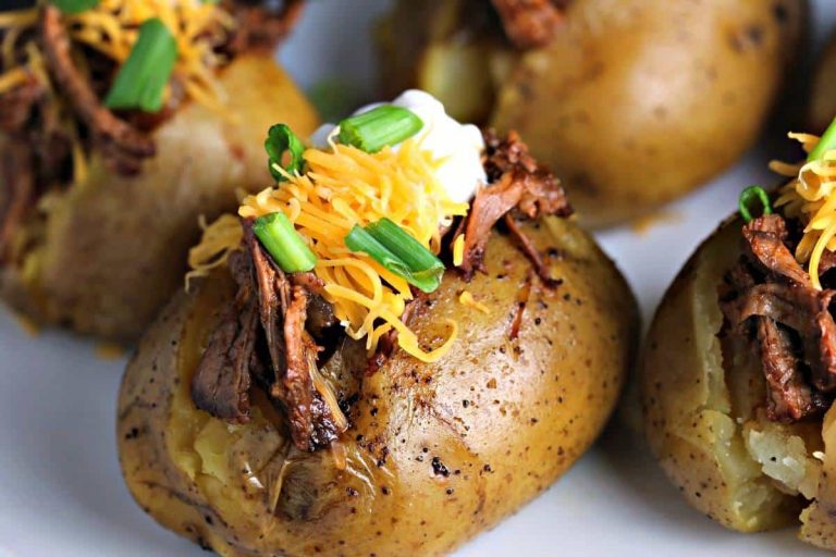 Slow Cooker Beefy BBQ Spuds