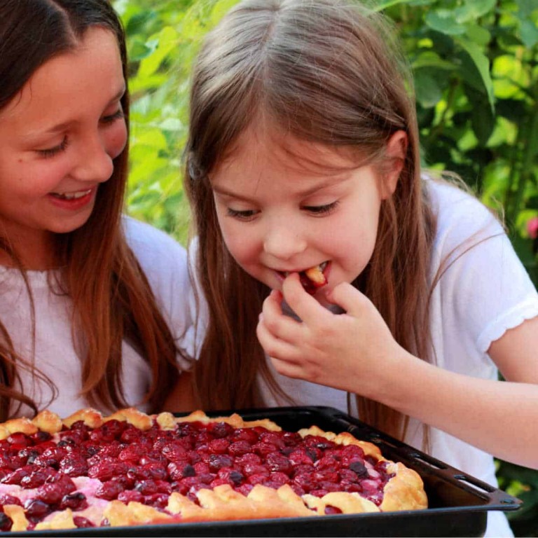 Cherry Dessert Recipes the Whole Family Will Love