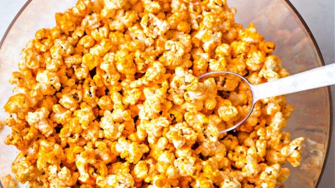 https://lifeloveandgoodfood.com/wp-content/uploads/2022/02/cheddar-cheese-popcorn-14-1200x1200-1-480x270.jpg