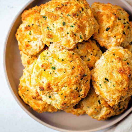 Homemade Cheddar Bay Biscuits - Red Lobster Copycat Recipe