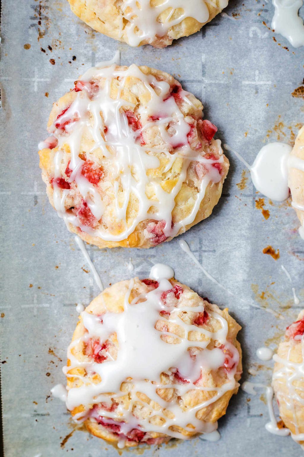 How to Make Glazed Strawberry Buttermilk Biscuits - Life, Love, and ...