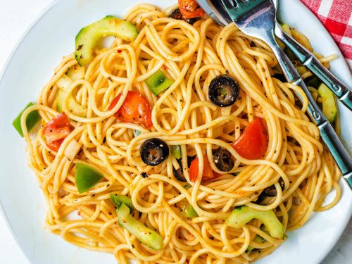 https://lifeloveandgoodfood.com/wp-content/uploads/2023/05/Spaghetti-Pasta-Salad-12-1200x1200-1-500x375.jpg