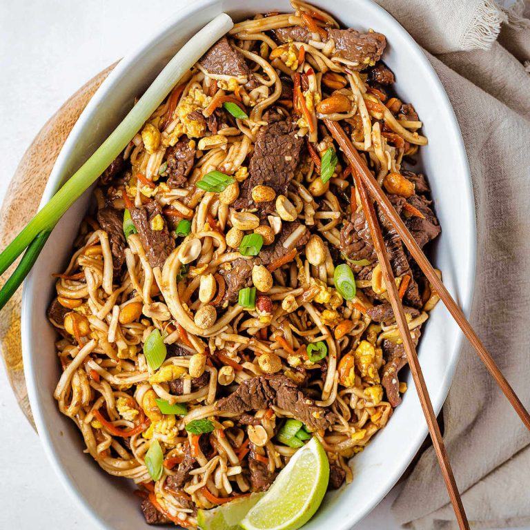 Easy Beef Pad Thai Noodles with Crunchy Peanuts